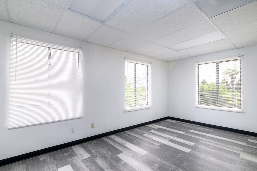 More Photos Of 501 W Channel Islands Blvd, Port Hueneme Loft Creative Space For Lease