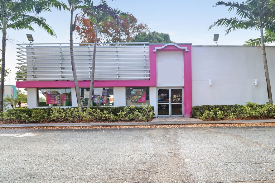 More Photos Of 750 W Sample Rd, Pompano Beach Fast Food For Lease