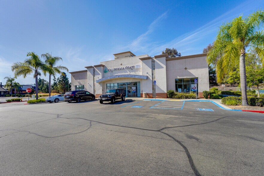 More Photos Of 140 N Knoll Rd, San Marcos Bank For Sale