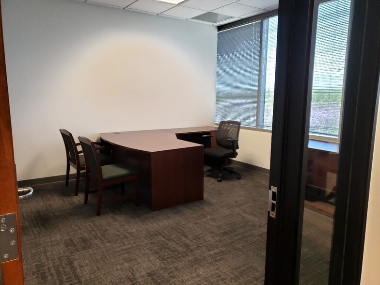 More Photos Of 4200 Concours, Ontario Office For Lease