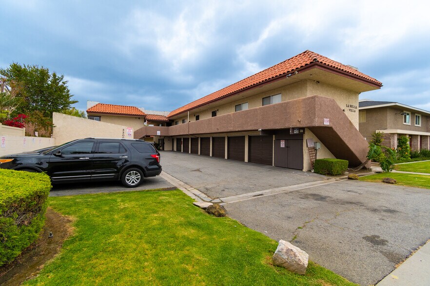 More Photos Of 3300 W Orange Ave, Anaheim Multifamily For Sale