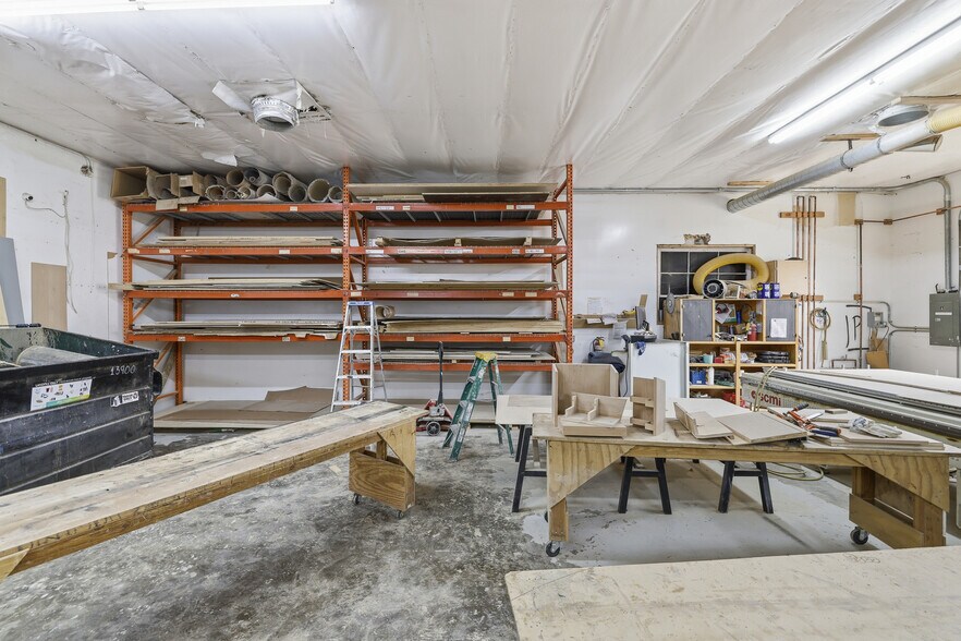More Photos Of 13900 La Rue St, San Fernando Warehouse For Sale