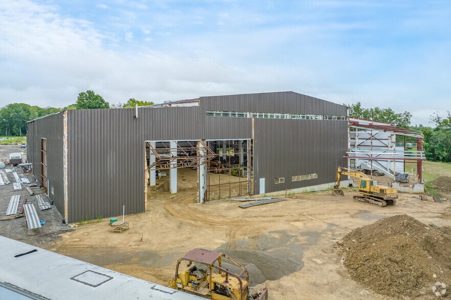 More Photos Of 5205 Cleveland Massillon Rd, Norton Manufacturing For Lease