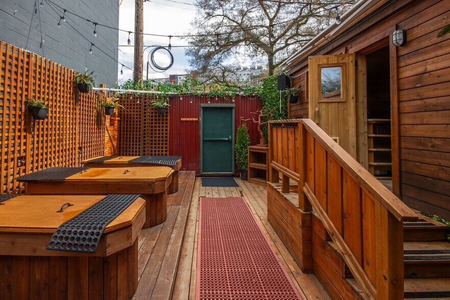 More Photos Of 1024 Main St, Vancouver Flex For Sale