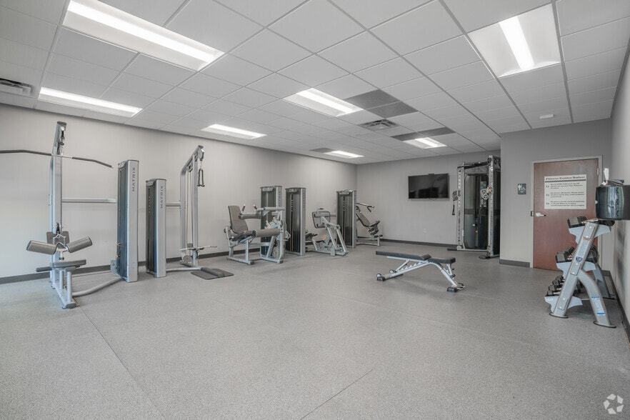 More Photos Of 1395 S Marietta Pky SE, Marietta Unknown For Lease