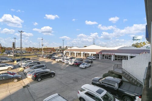 More Photos Of 8814 Veterans Memorial Blvd, Metairie General Retail For Sale