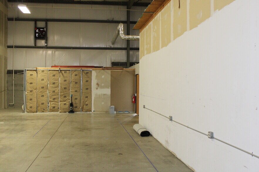 More Photos Of 7801 Corporate Blvd, Plain City Industrial For Sale