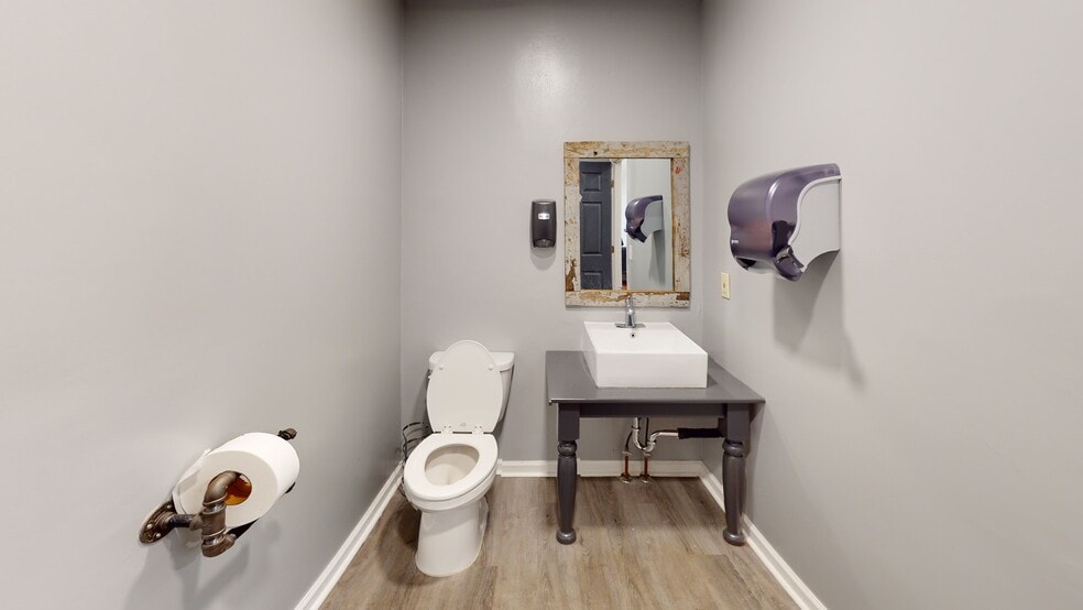 More Photos Of 117 12th St, Columbus Restaurant For Sale