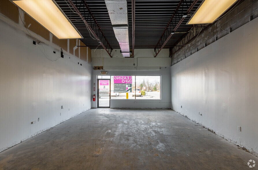 More Photos Of 5-11 Plaistow Rd, Plaistow Unknown For Lease