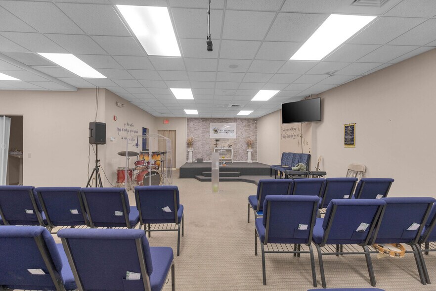 More Photos Of 47-49 Leavenworth St, Waterbury Office For Sale