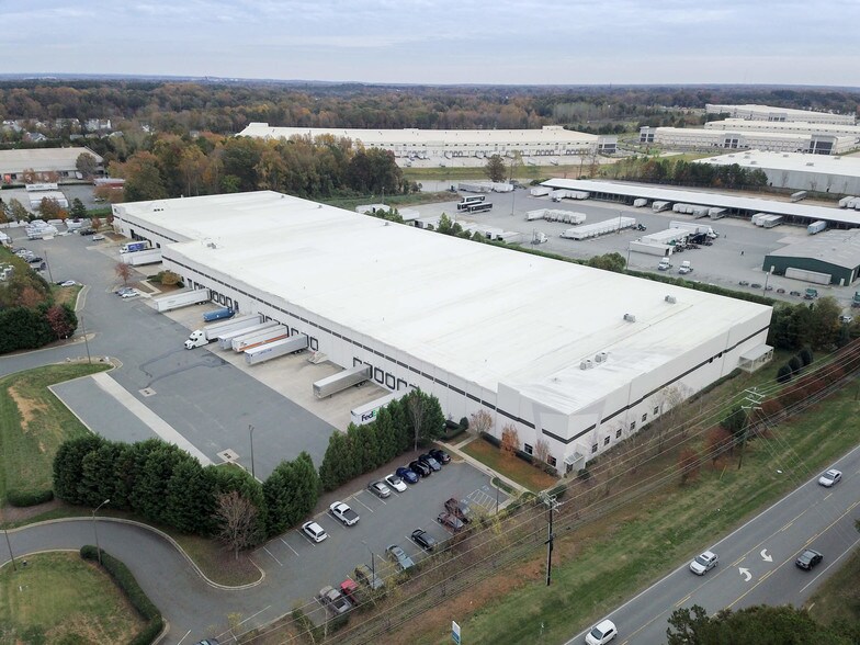 More Photos Of 7224 Statesville Rd, Charlotte Unknown For Lease