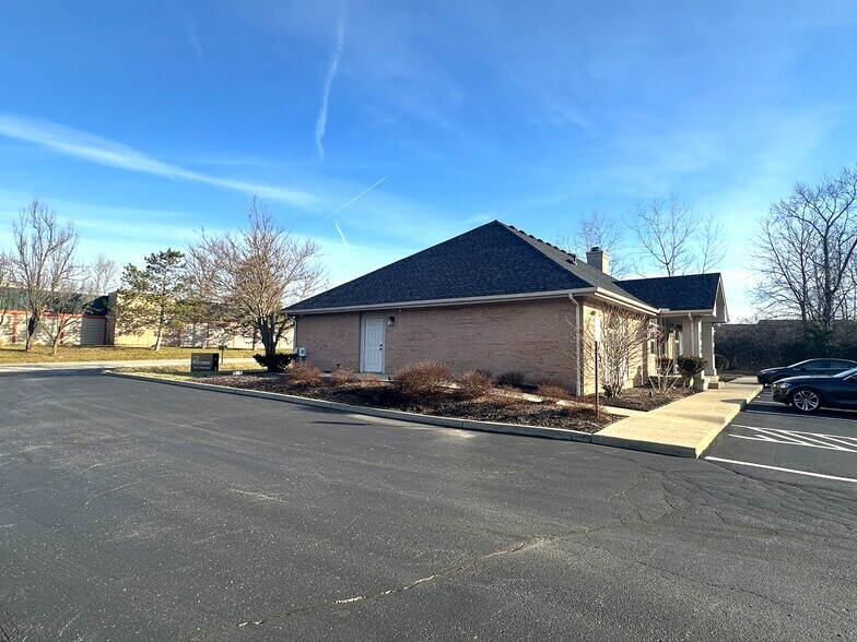 More Photos Of 35 Commercial Way, Springboro Office For Lease