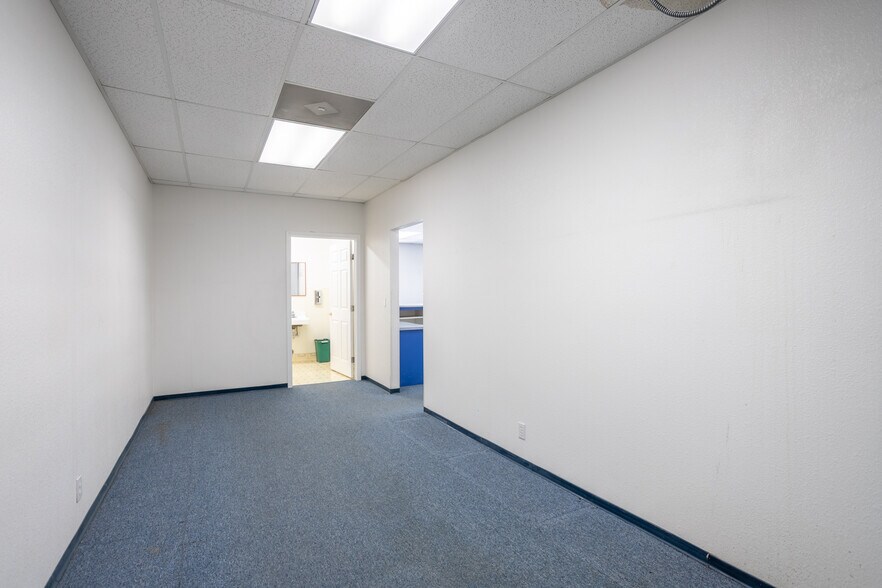 More Photos Of 1455 South St, Redding Flex For Sale