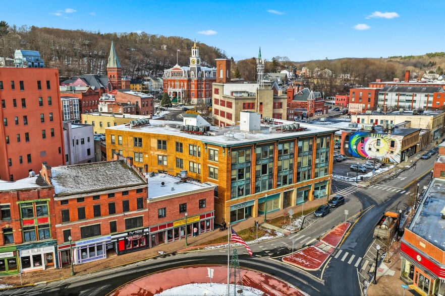 More Photos Of 16 Franklin St, Norwich Apartments For Lease