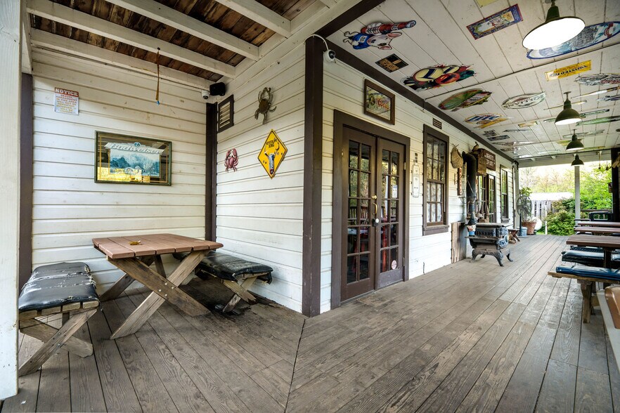 More Photos Of 15432 Washington Rd, Washington Storefront Retail Residential For Sale