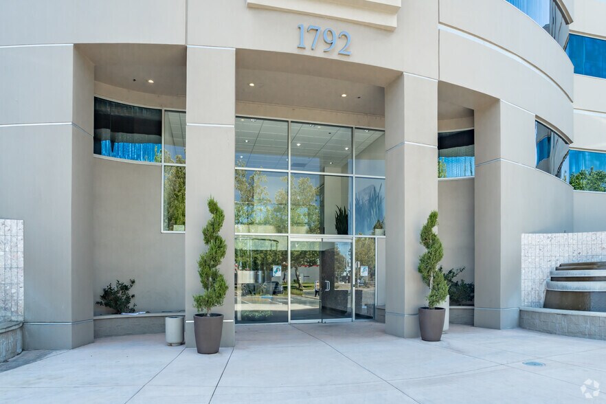 More Photos Of 1792 Tribute Rd, Sacramento Office For Lease