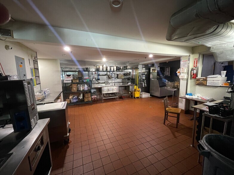 More Photos Of 133-18 Guy R Brewer Blvd, Jamaica Fast Food For Lease