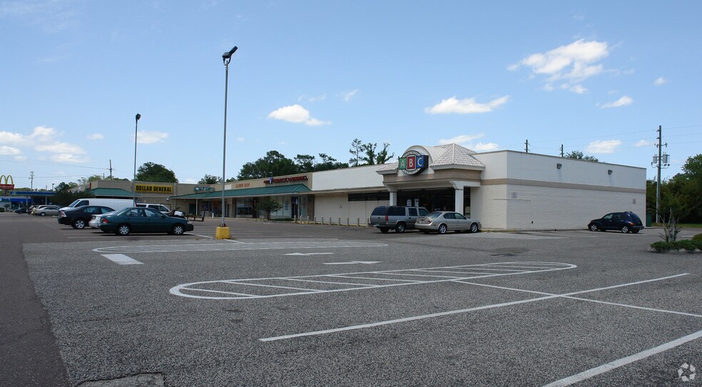 More Photos Of 5501-5541 Roosevelt Blvd, Jacksonville General Retail For Lease
