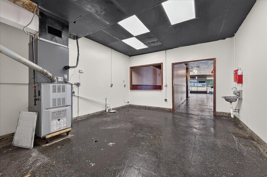 More Photos Of 26734 Michigan Ave, Inkster Freestanding For Sale