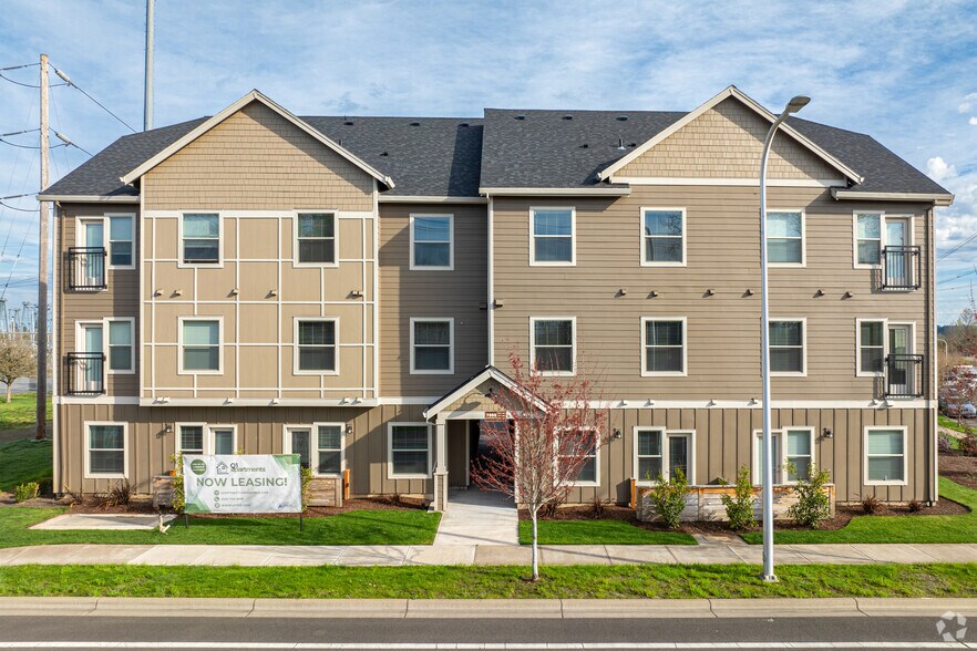 More Photos Of 421 NE 80th Ave, Hillsboro Apartments For Sale