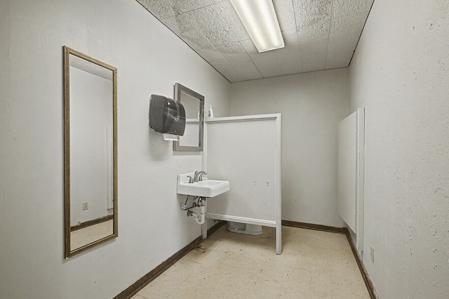 More Photos Of 1117 10th St, Huntsville Office For Lease