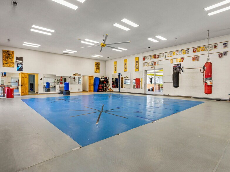 More Photos Of 11702 NE Halsey St, Portland Freestanding For Sale