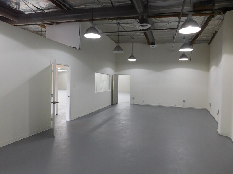More Photos Of 1374 E 16th St, Los Angeles Warehouse For Sale