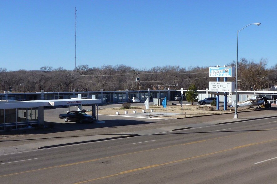 Primary Photo Of 1620 E Route 66 Blvd, Tucumcari Hotel For Sale