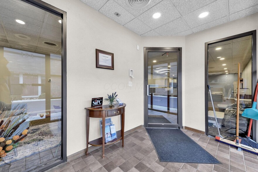 More Photos Of 444-454 E Center St, Marion Office For Sale