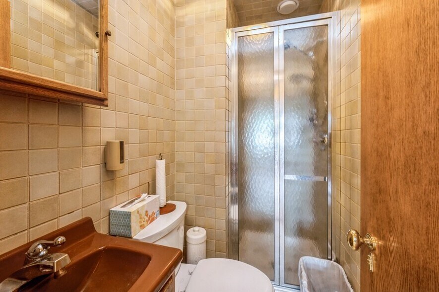 More Photos Of 153 Stevens Ave, Mount Vernon Office For Sale