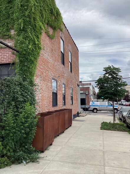 More Photos Of 27 Coffey St, Brooklyn Schools For Lease