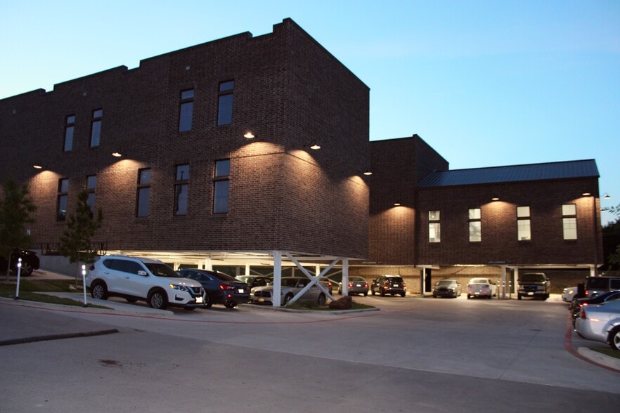 More Photos Of 6428 Davis Blvd, North Richland Hills General Retail For Lease