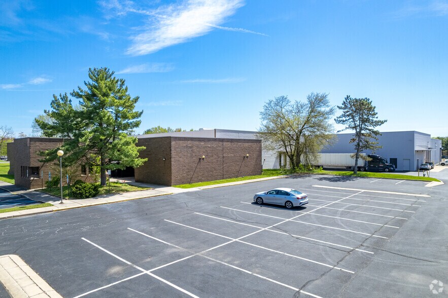 More Photos Of 901 Pleasant Valley Ave, Mount Laurel Warehouse For Lease