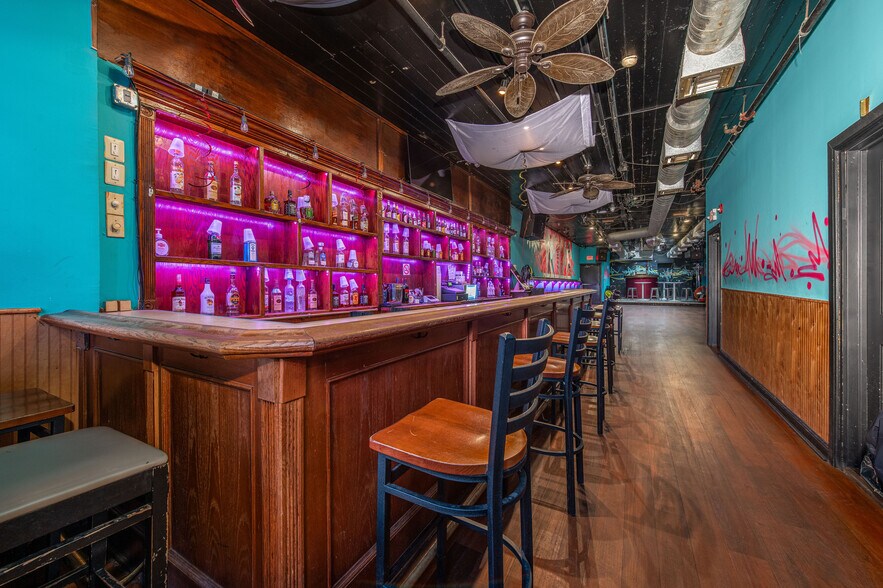 More Photos Of 112 Chestnut St, Philadelphia Storefront Retail Residential For Sale