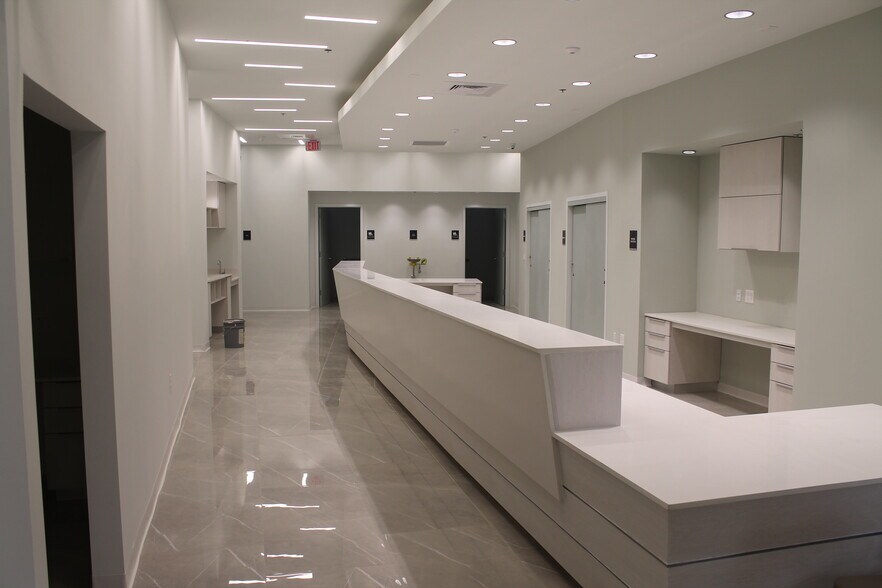 More Photos Of 222 W Cypress St, San Antonio Medical For Lease