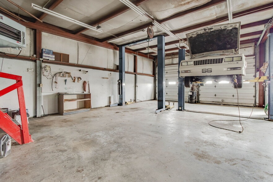 More Photos Of 343 S Main St, Kenton Auto Repair For Sale