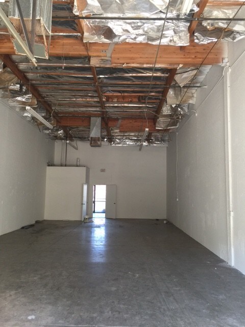 More Photos Of 3334-3432 W Wilshire Dr, Phoenix Warehouse For Lease