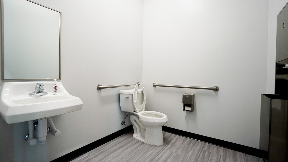 More Photos Of 1290 Ocoee Apopka Rd, Ocoee Unknown For Lease