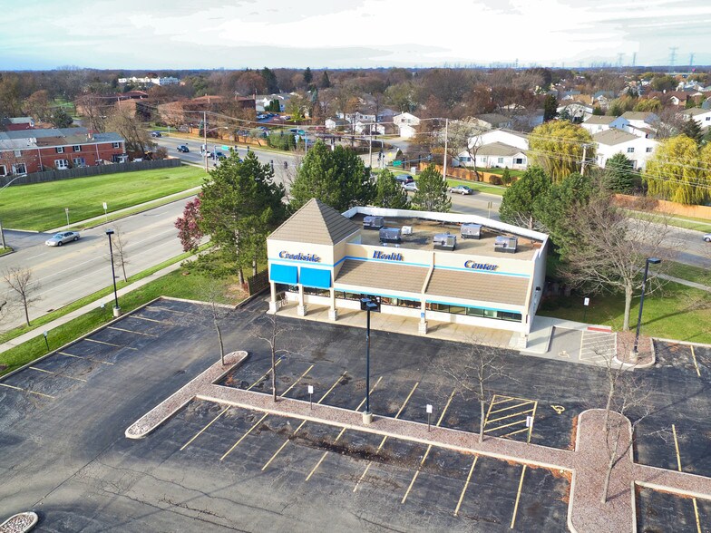 More Photos Of 250-294 Mchenry Rd, Wheeling Unknown For Lease