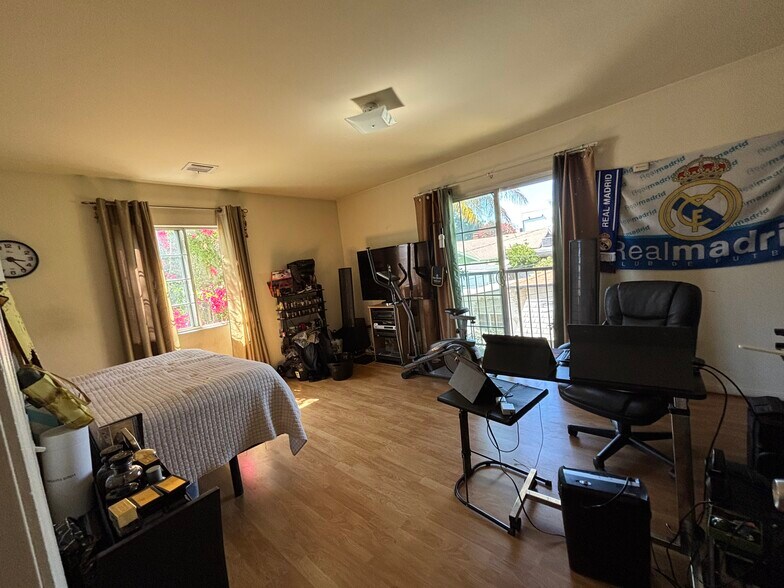 More Photos Of 5620 & 5618 Cartwright Ave, North Hollywood Apartments For Sale