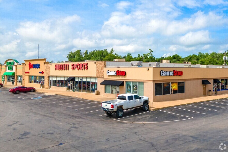 More Photos Of 1920 S 4th St, Chickasha Unknown For Lease