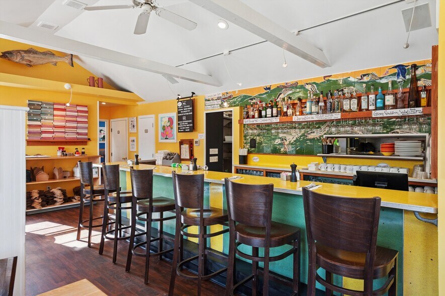 More Photos Of 1615 Bridgehampton, Sag Harbor Restaurant For Sale