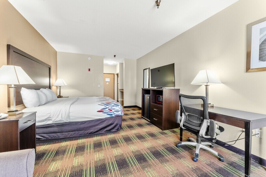 More Photos Of 12340 I-10 Service Rd, New Orleans Hotel For Sale