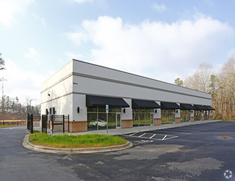 Primary Photo Of 8461 Possum Hollow Rd, Fort Mill Showroom For Lease