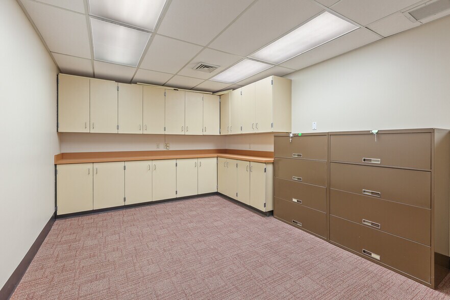 More Photos Of 5513 Highway 2, Priest River Bank For Lease