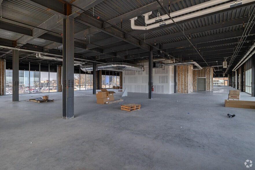 More Photos Of 3721 S Champions Dr, Rogers Medical For Lease