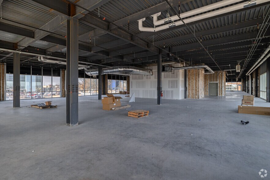 More Photos Of 3721 S Champions Dr, Rogers Medical For Lease