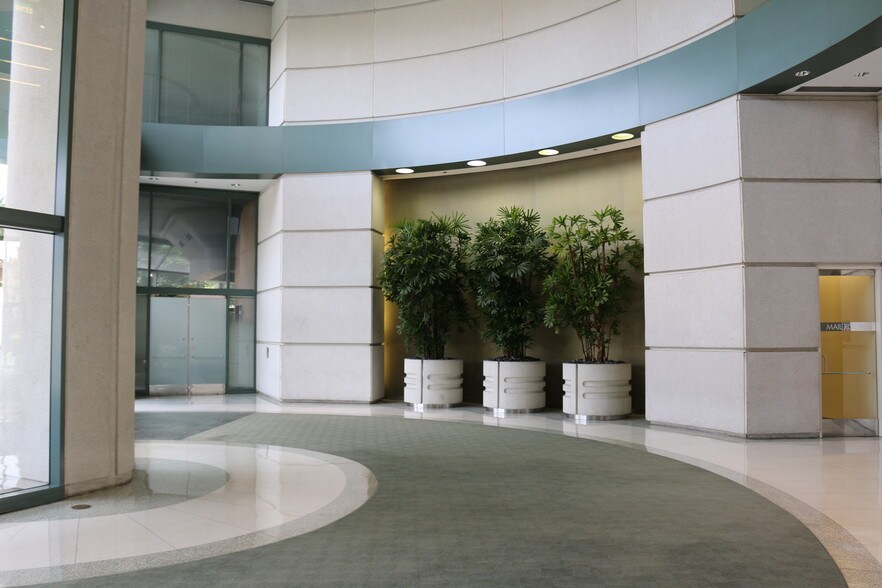 More Photos Of 12400 Wilshire Blvd, Los Angeles Office For Lease