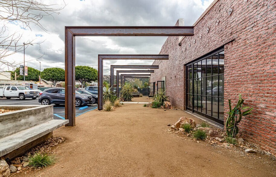 More Photos Of 5015-5025 N Figueroa St, Los Angeles Storefront Retail Office For Lease
