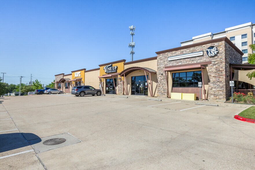 More Photos Of 111 University Dr E, College Station Office For Sale